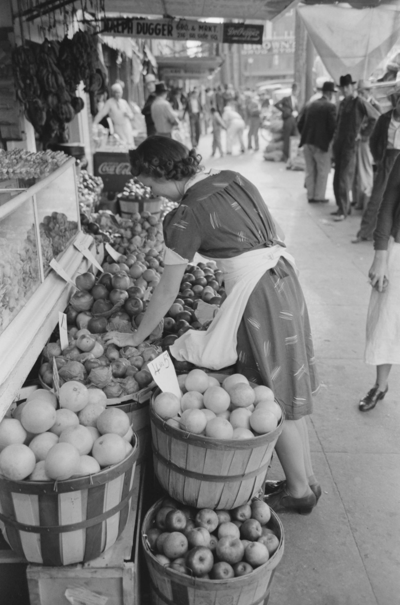 Vintage Photos Peek Into What Texas Grocery Stores 