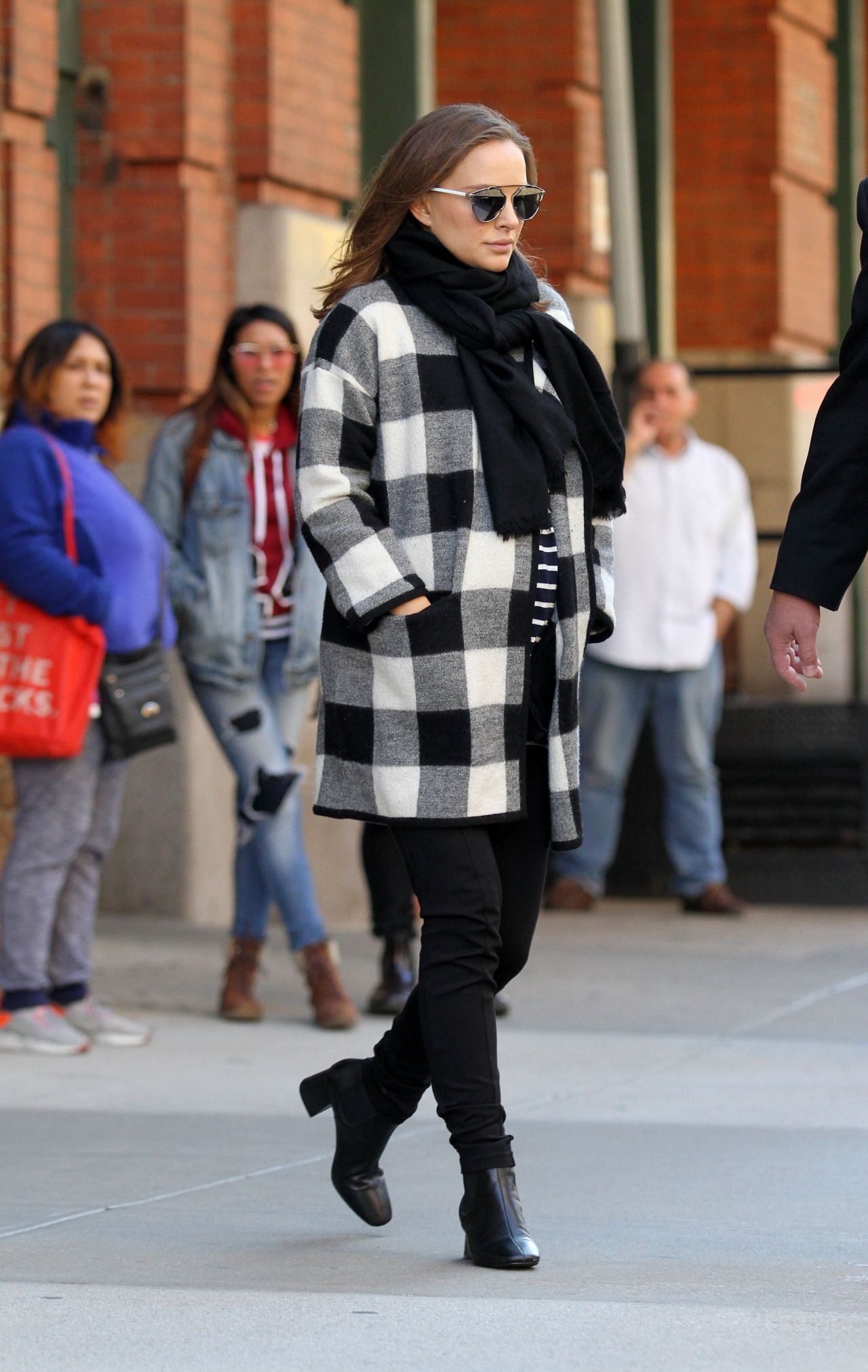 Natalie Portman Autumn Style Out In New York City 12 1 